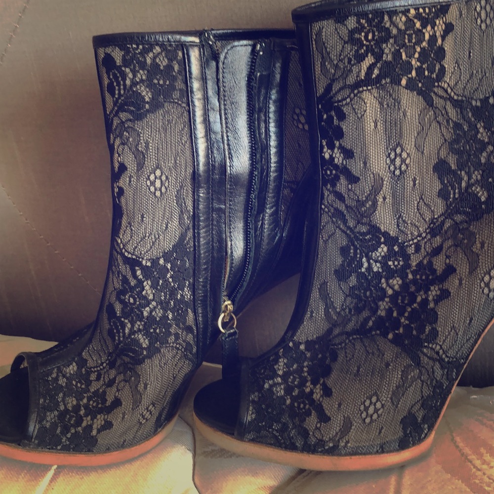 Rousseau shoes